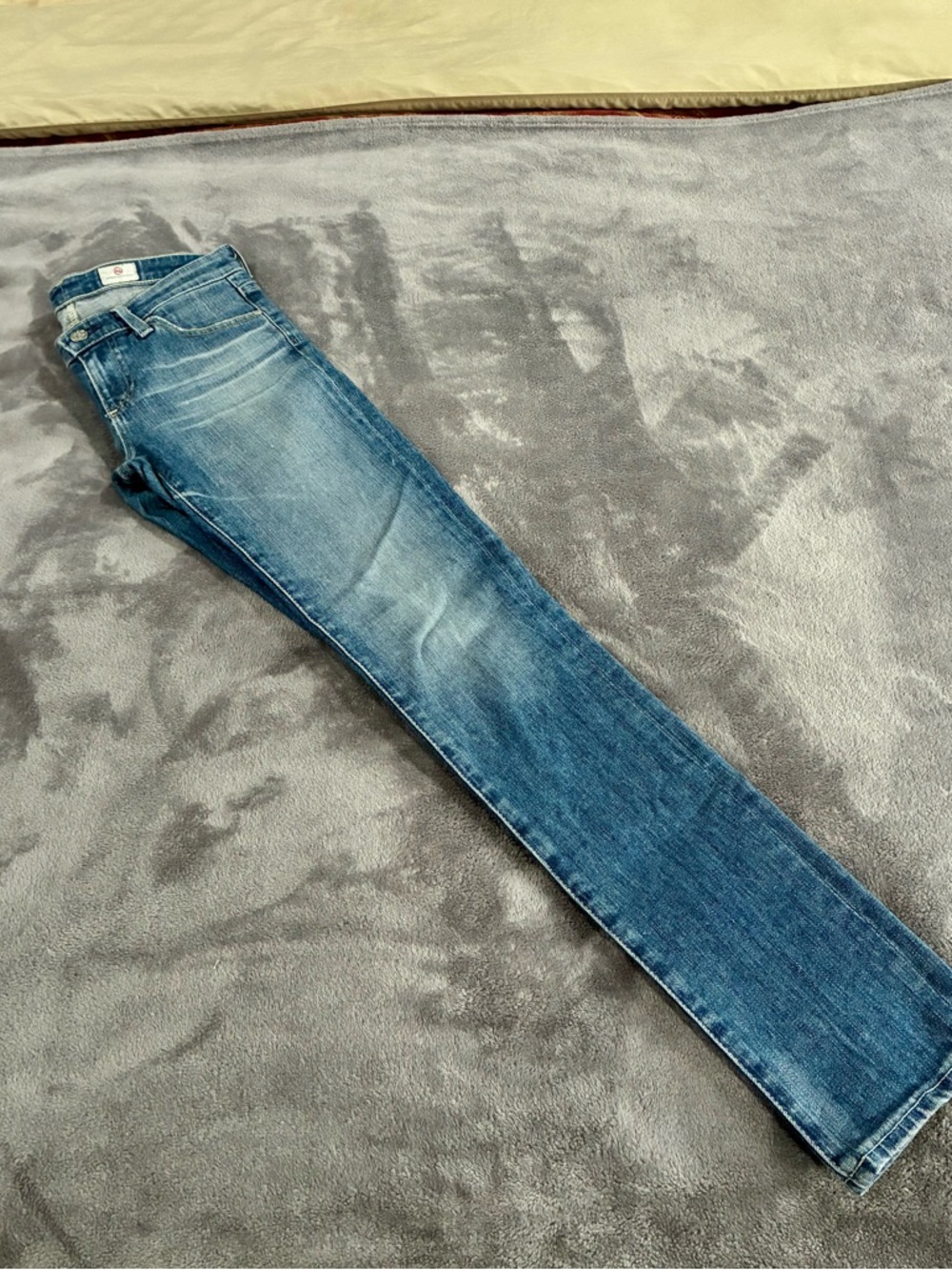 Ag Adriano Goldschmied Women's Straight Leg Jeans in Medium Blue Wash